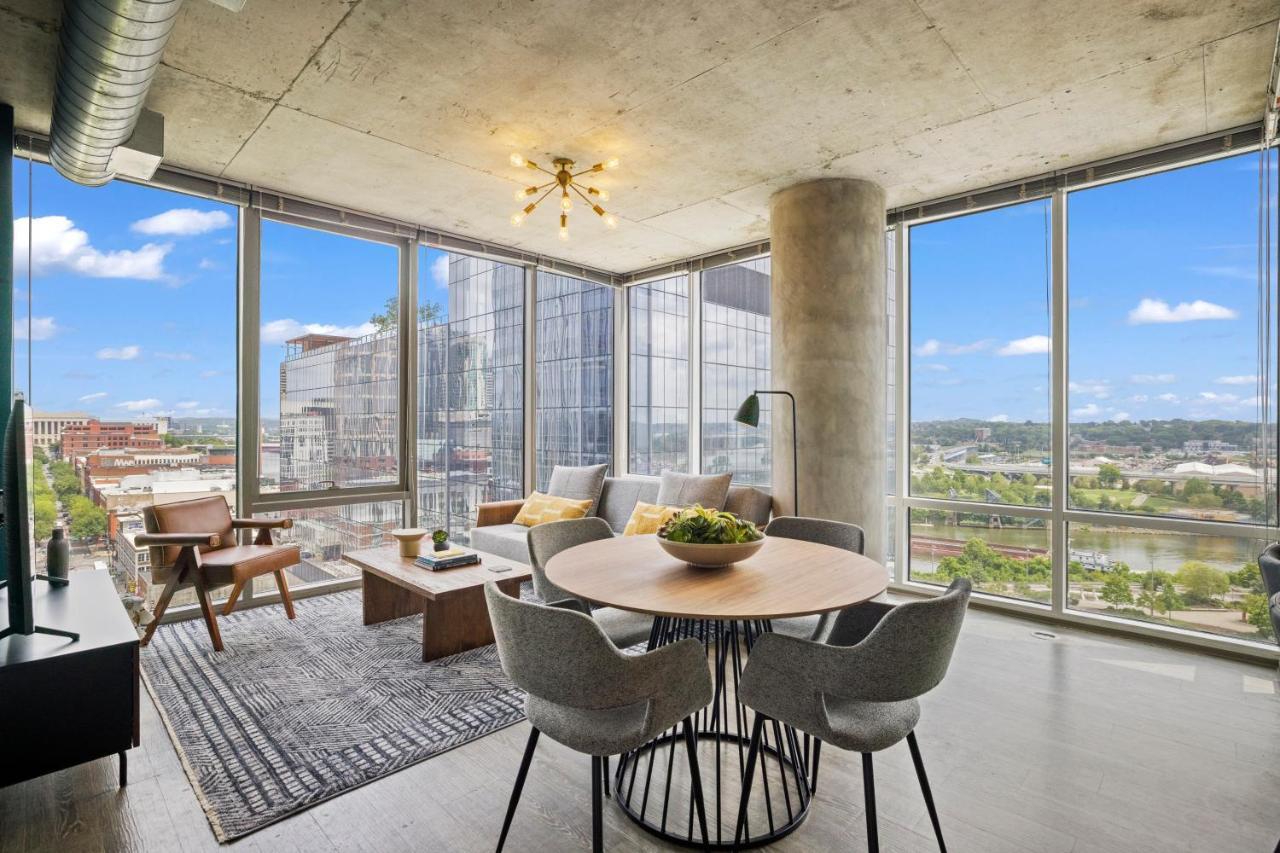 Placemakr Premier Sobro Nashville Luaran gambar A staged living room at the 1001 Cooper