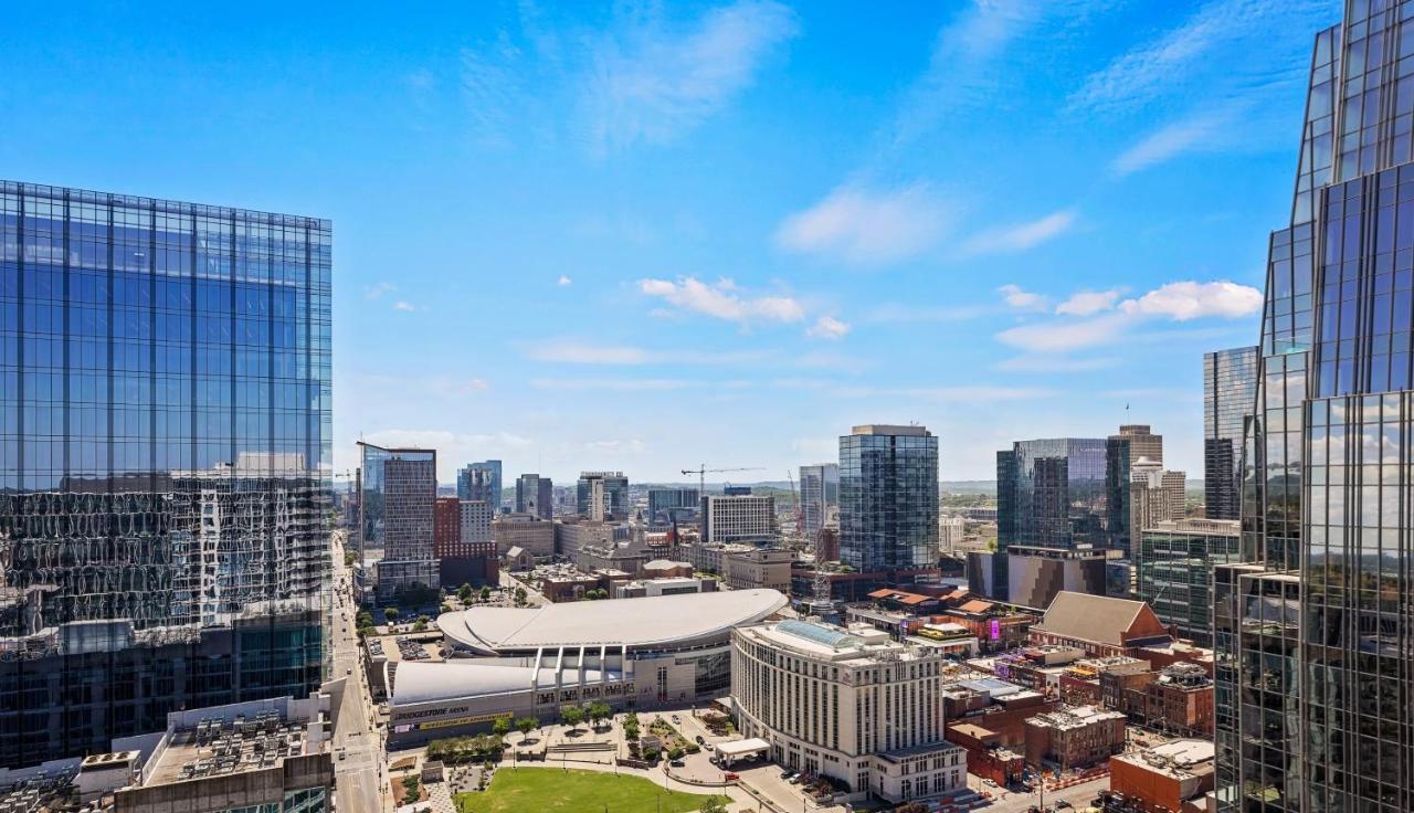 Placemakr Premier Sobro Nashville Luaran gambar View of the West End from the 2018-completed residential tower