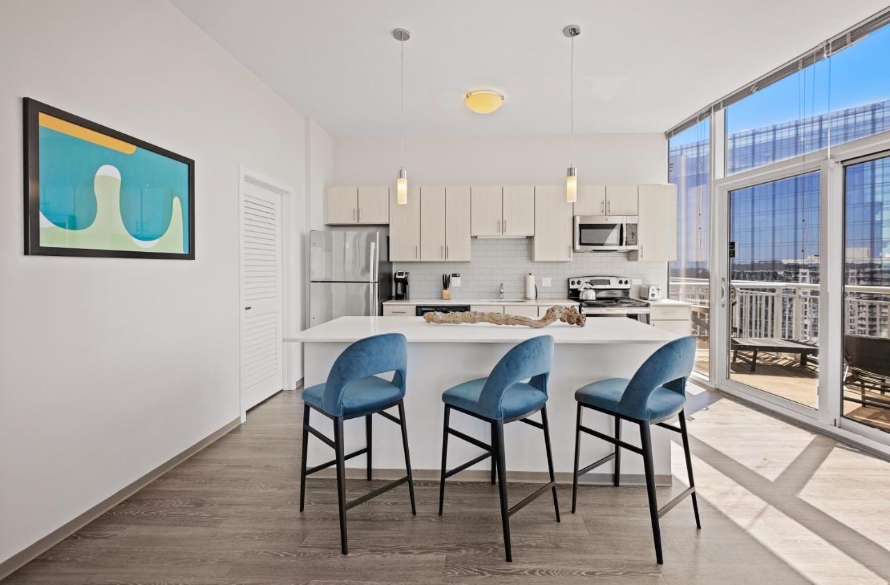 Placemakr Premier Sobro Nashville Luaran gambar The kitchen in a typical apartment