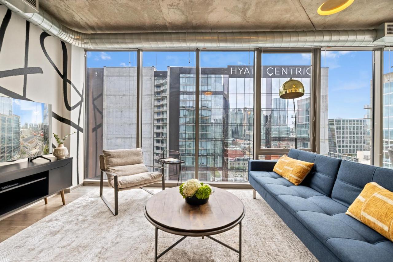 Placemakr Premier Sobro Nashville Luaran gambar A staged living room