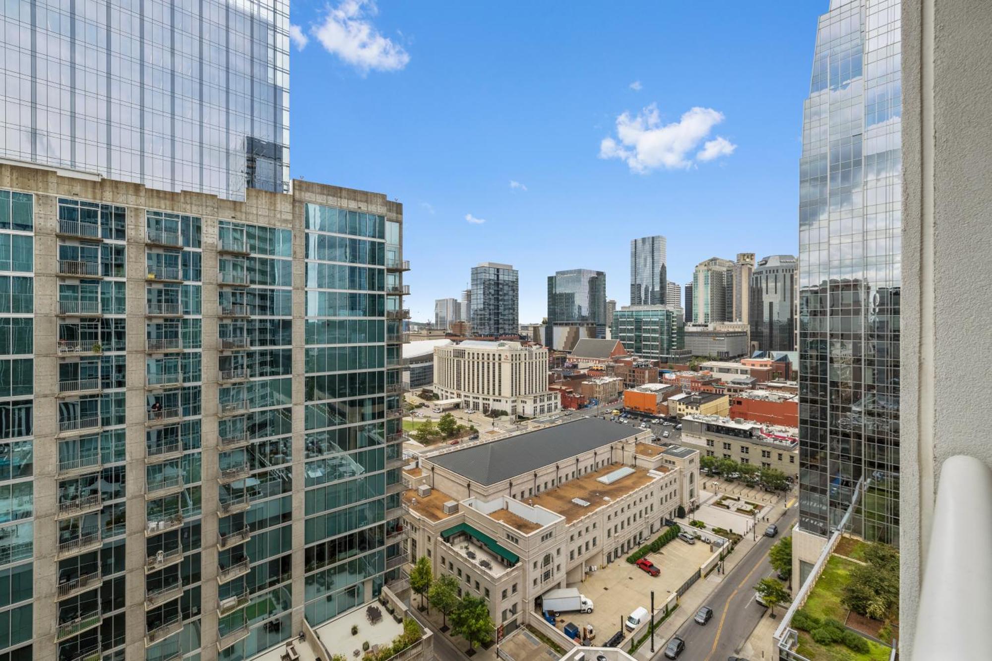 Placemakr Premier Sobro Nashville Luaran gambar View from the 10th floor of the building